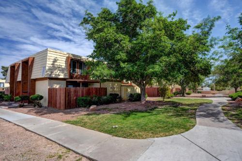 Luxury Townhouse Near The Strip Very Modern 