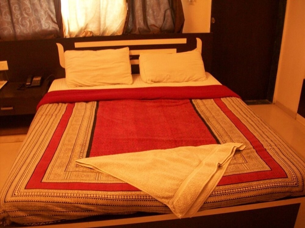 Hotel Yashraj Inn Guestroom