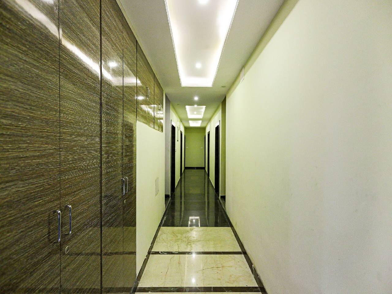 Oyo 7987 Hotel Carnation 