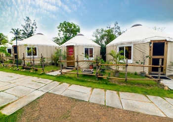 Casuarina Bay Exterior