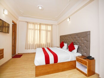 Oyo 11388 Hotel Dimbir Regency Guestroom