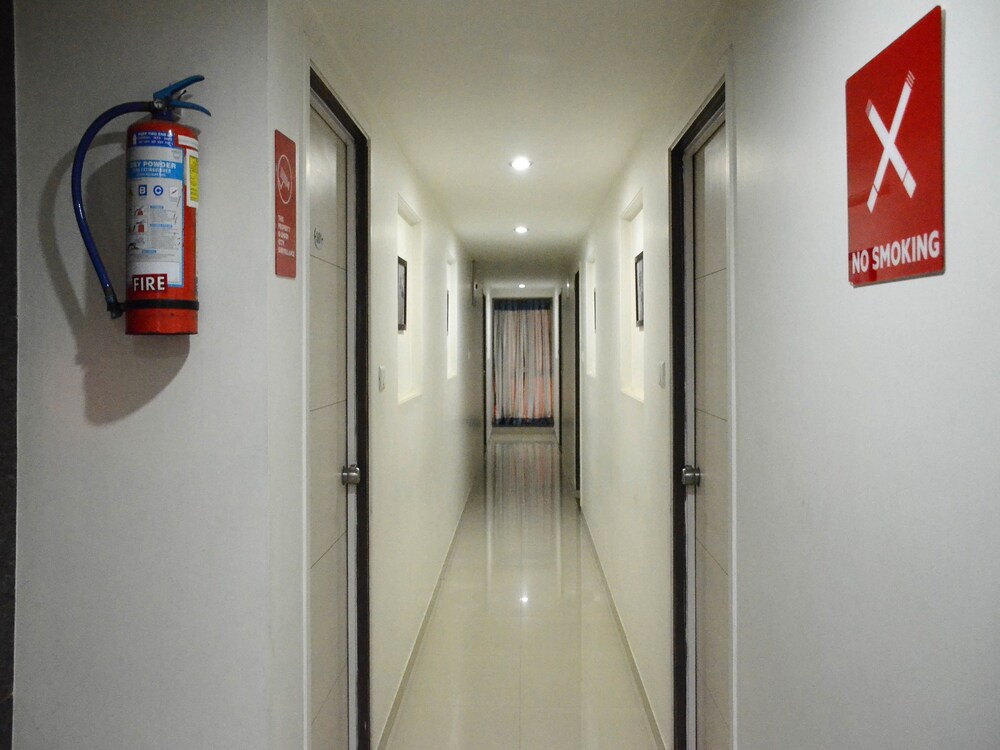 Oyo 4018 Hotel Grand Ashwin Hallway