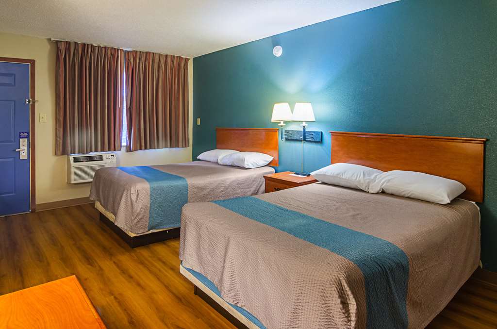 Motel 6 Portland Downtown Convention Center double