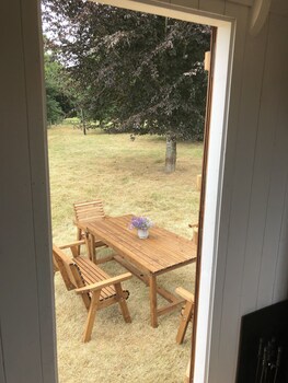 Sindles Farm Shepherd's Huts Terrace/Patio