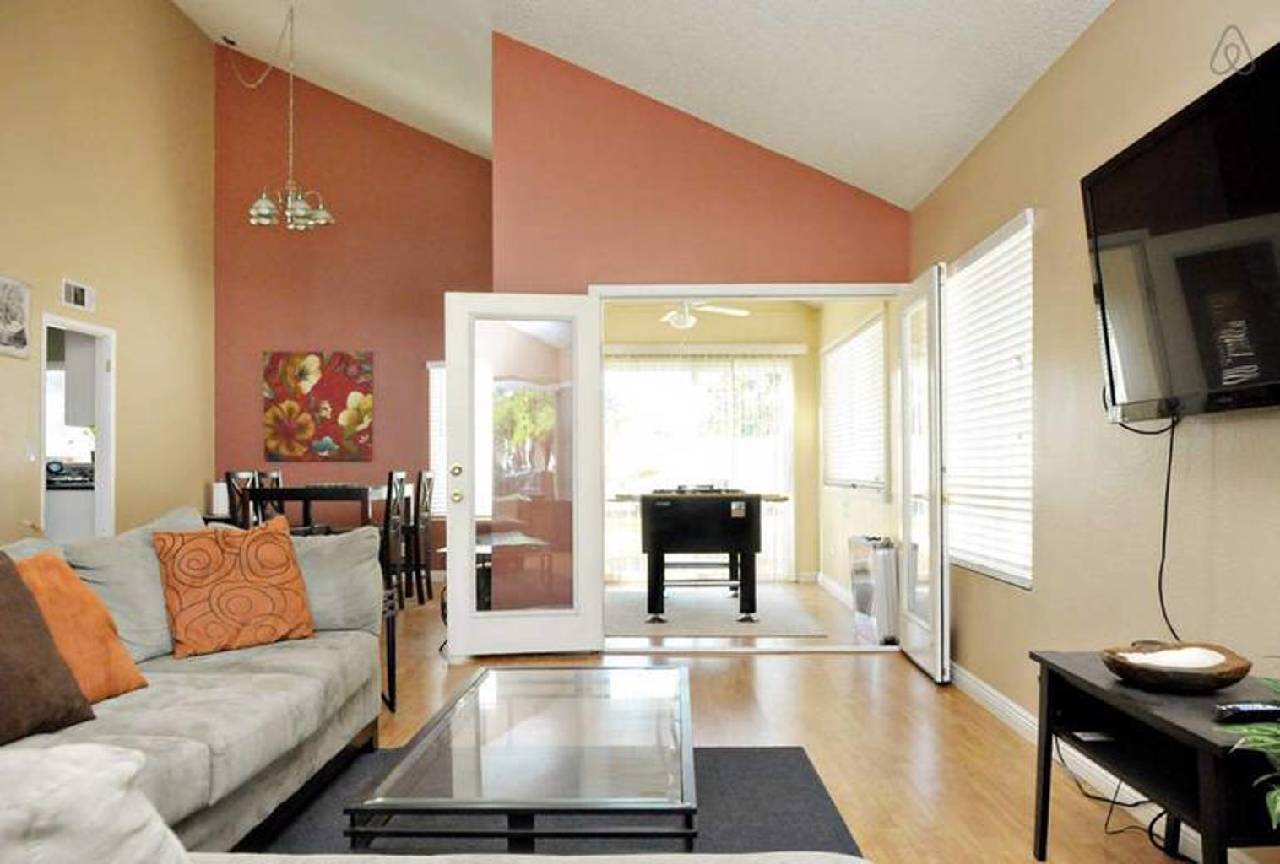 Luxury 4br 8min To Las Vegas Strip (لاکچری ۴بر ۸مین تو لاس وگاس استریپ) 