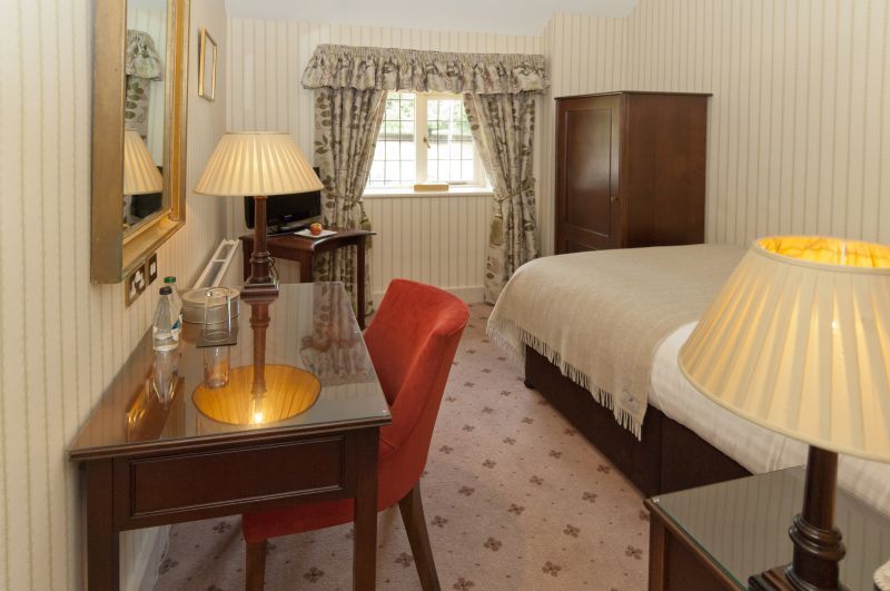 Hallmark Hotel Flitwick Manor Room