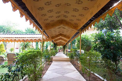 Glitz Ranthambore Safari Resort 