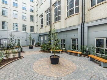 John Bell House Campus Accommodation Courtyard