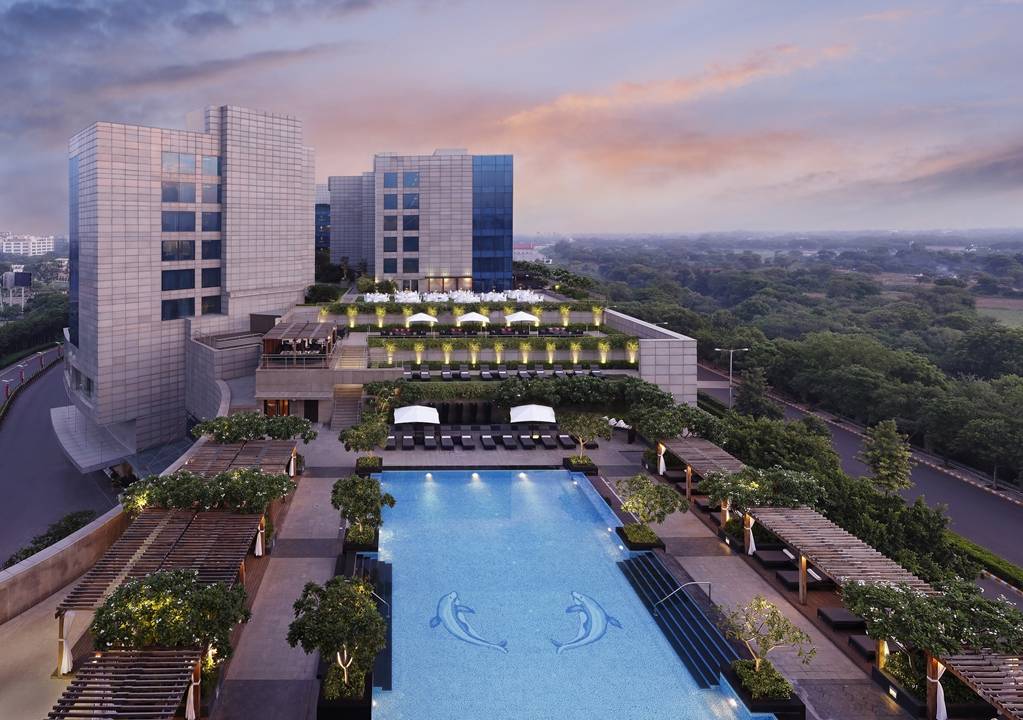 The Leela Ambience Gurgaon Hotel & Residences Exterior Deck