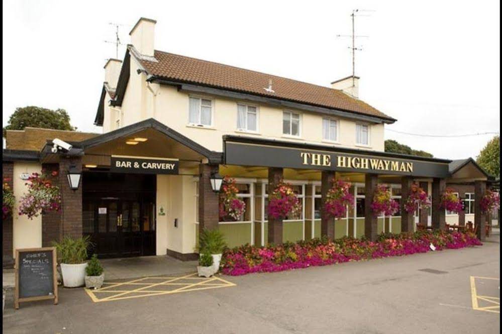 Highwayman Hotel (هایویمان هتل) 