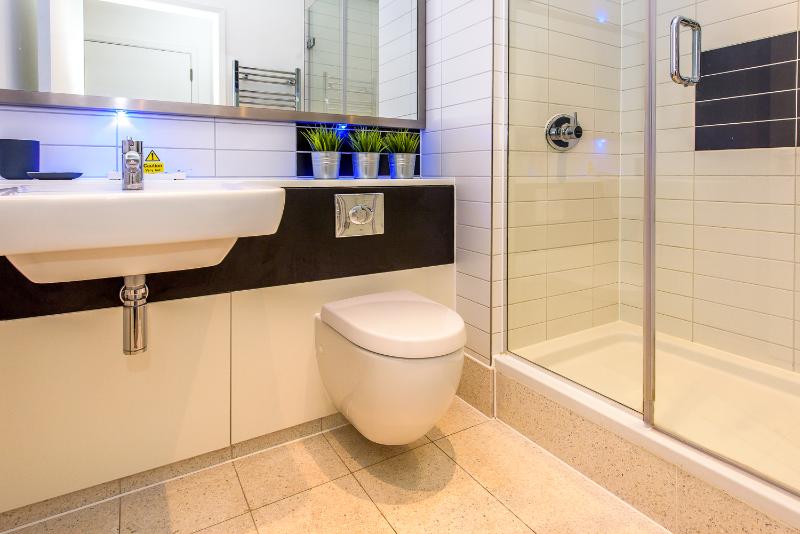 Approved Serviced Apartments Skyline Room