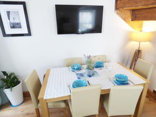 Curlews Cottage 