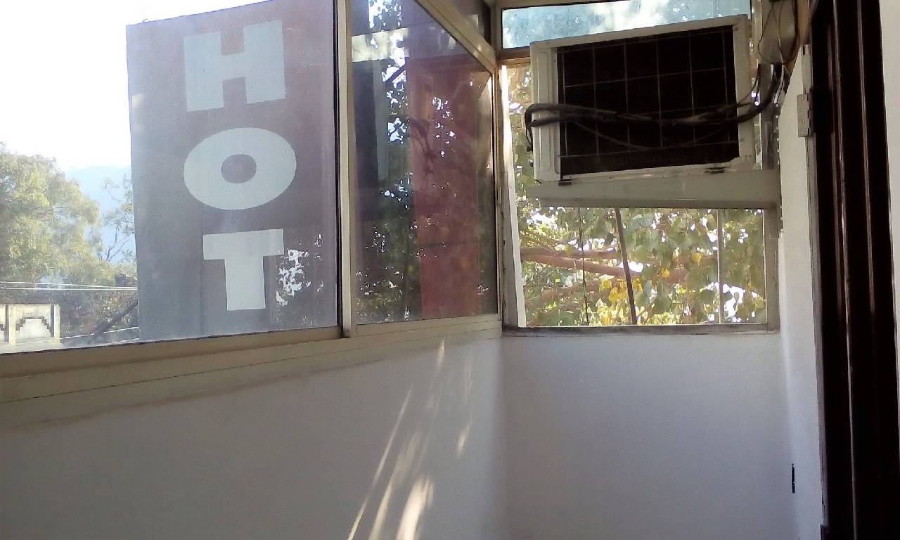 Hotel Ganesha Inn 