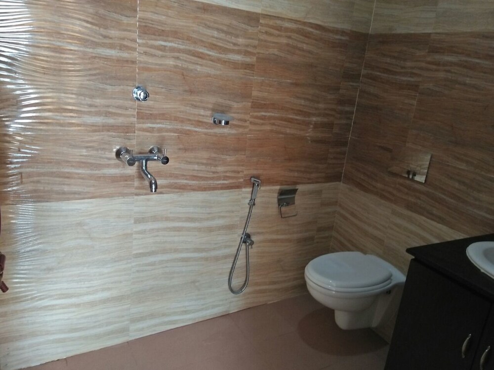 Black Beach Resort Guestroom