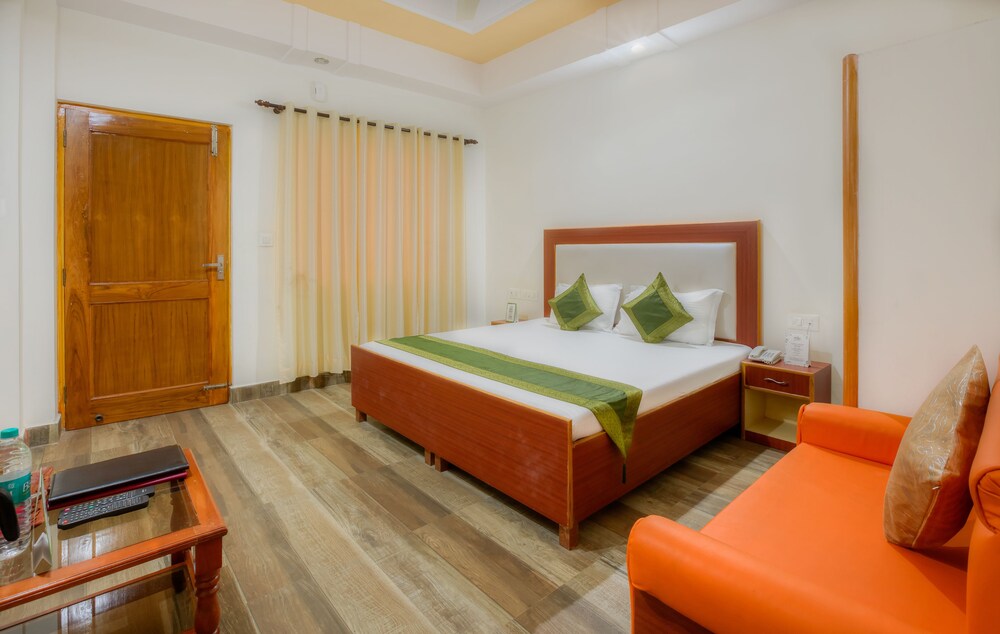 Treebo The Lily Guestroom