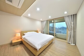 Geoje Jisefo Family Residence Guestroom