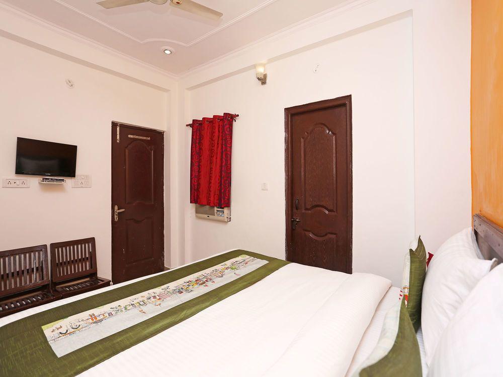Oyo 9846 Royal Plaza 