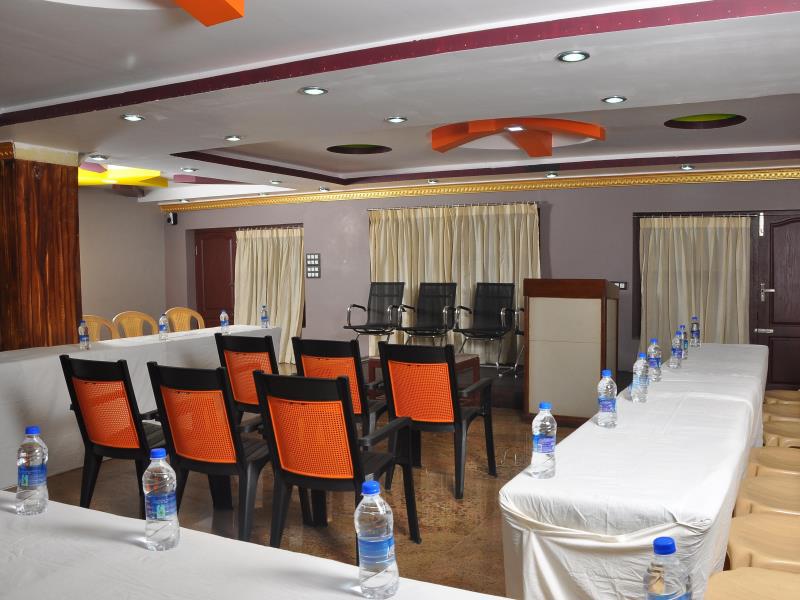 Hotel Grand Paradise Inn 