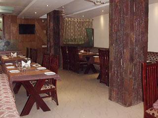 Hotel Paras 