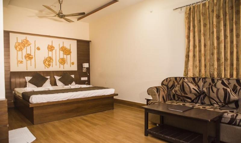 Hotel Priya General view