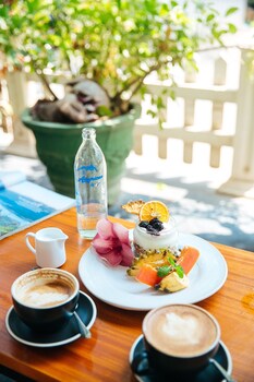 Bedspace Beach Breakfast Area