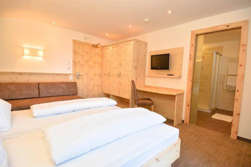 Hotel Fernblick (هتل فرنبلیک) 