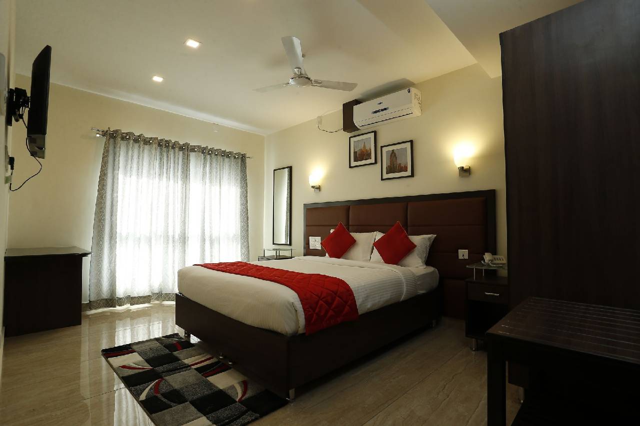 Breeze Suites 