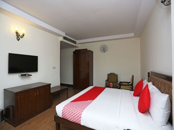 Oyo 16565 Karnal Haveli Guestroom