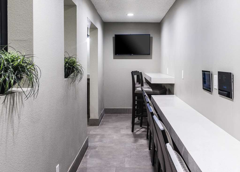 Best Western Mccarran Inn Breakfast Area
