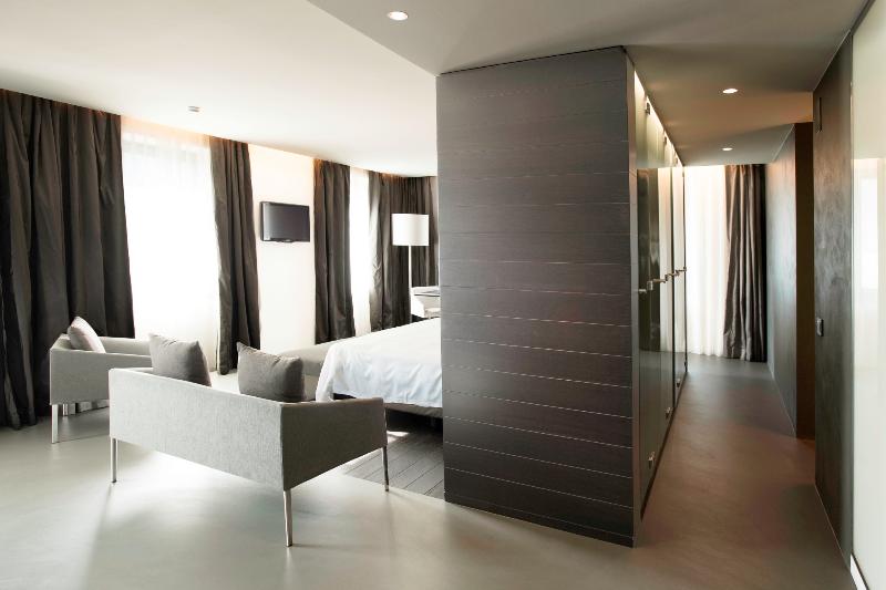 Lido Palace Room