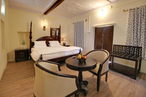 Jawai Castle Resort A Heritage Hotel In Jawai Leopard Reserve 