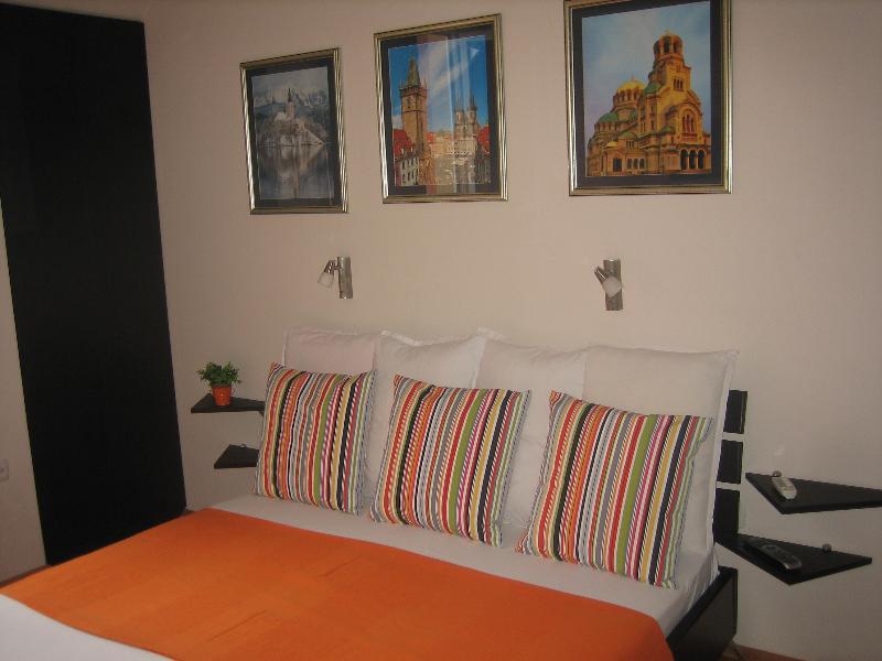 Alexander Business Apartments Room