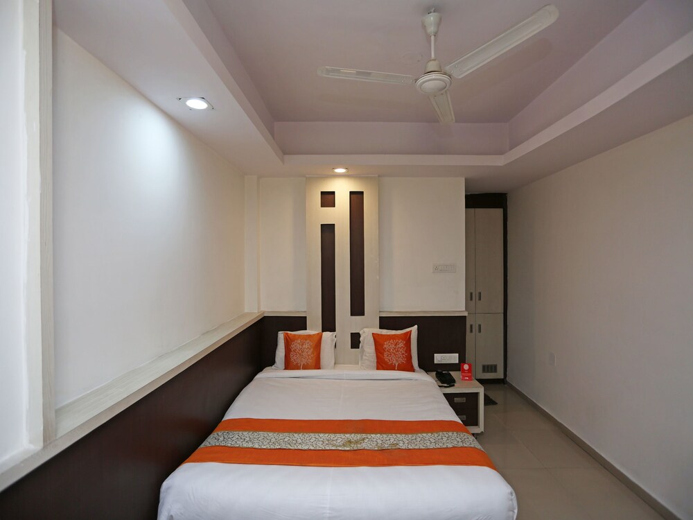 Oyo 4312 Hotel Park Street Guestroom