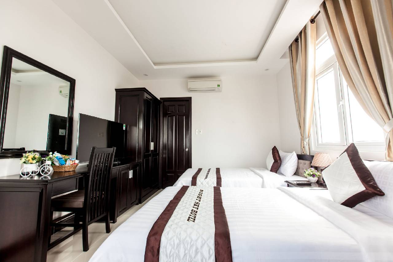 Night Sky Hotel 