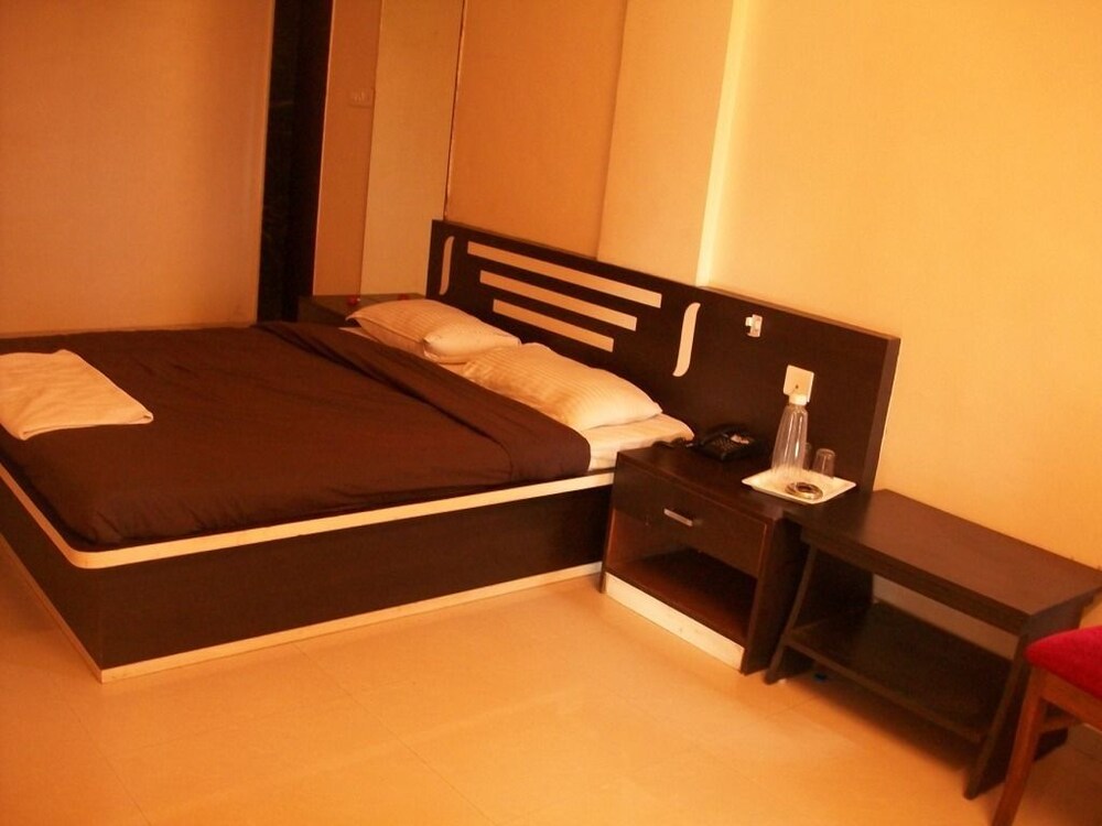 Hotel Yashraj Inn Guestroom