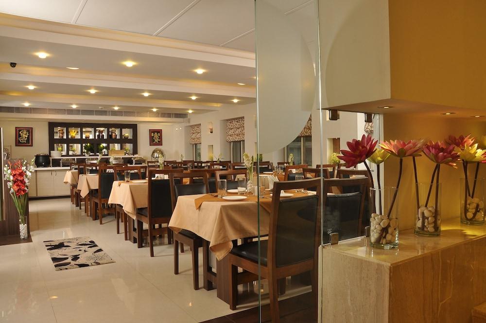Niharika Hotel 