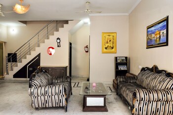 Oyo Rooms 102 Amritsar Railway Station Lobby Sitting Area