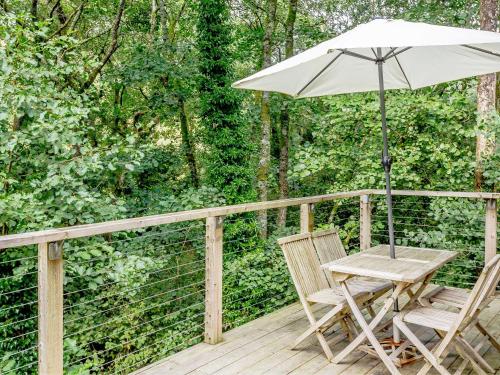 8 Streamside Looe 