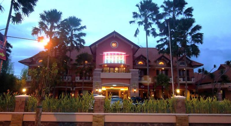 Luminor Hotel Jember General view