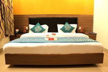 Oyo Rooms Mussoorie Library 