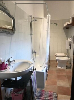 Bed And Breakfast D&d Bathroom