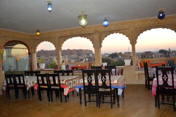 Hotel Lal Garh Fort And Palace Restaurant