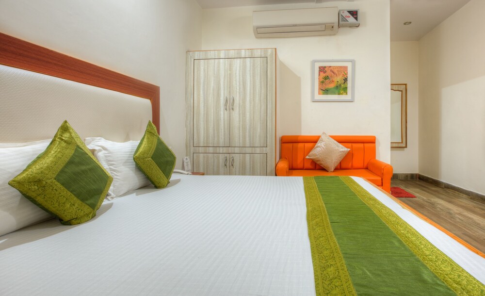Treebo The Lily Guestroom