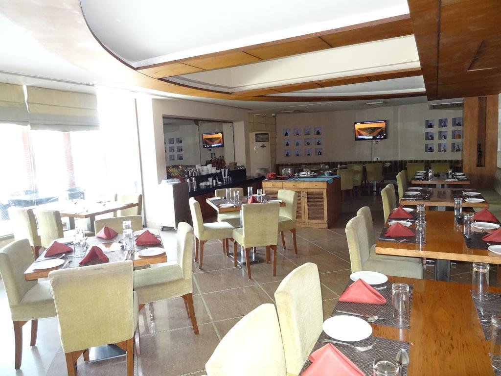 Lemon Tree Hotel Alwar 