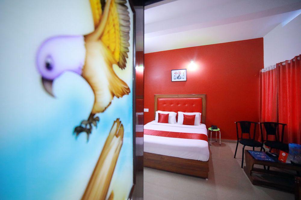 Oyo 8653 Achus Inn 