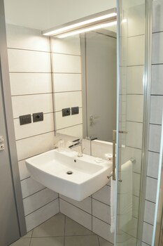 Etna In Centro Bathroom