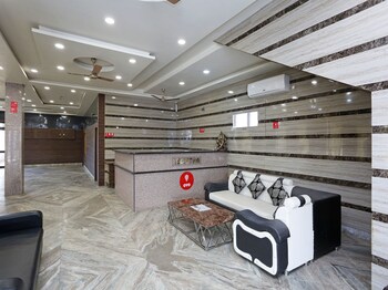 Oyo 9490 Prakash Farm Reception