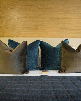 The Courtyard Guestroom