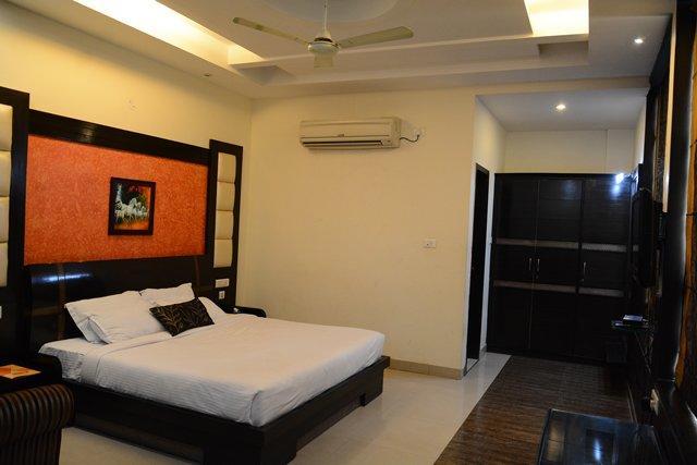 Hotel Ajuba Residency 