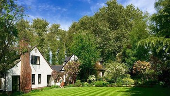 The Courtyard Property Grounds